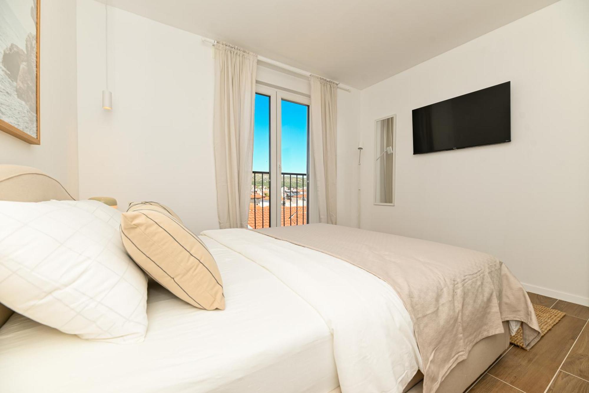 Downtown Apartments Maar Trogir Bagian luar foto