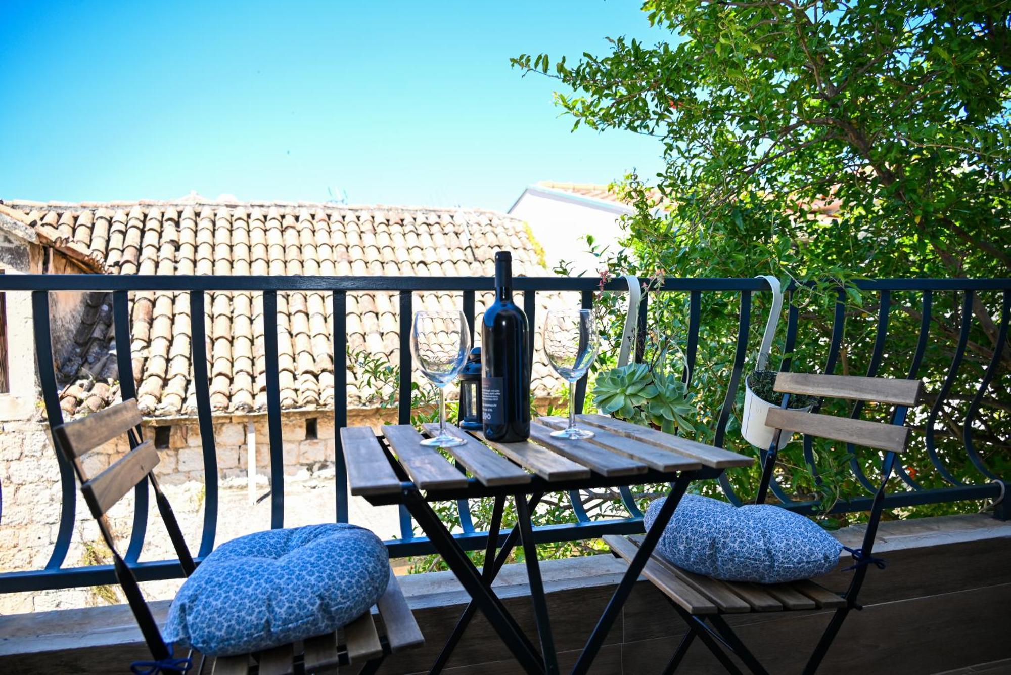Downtown Apartments Maar Trogir Bagian luar foto