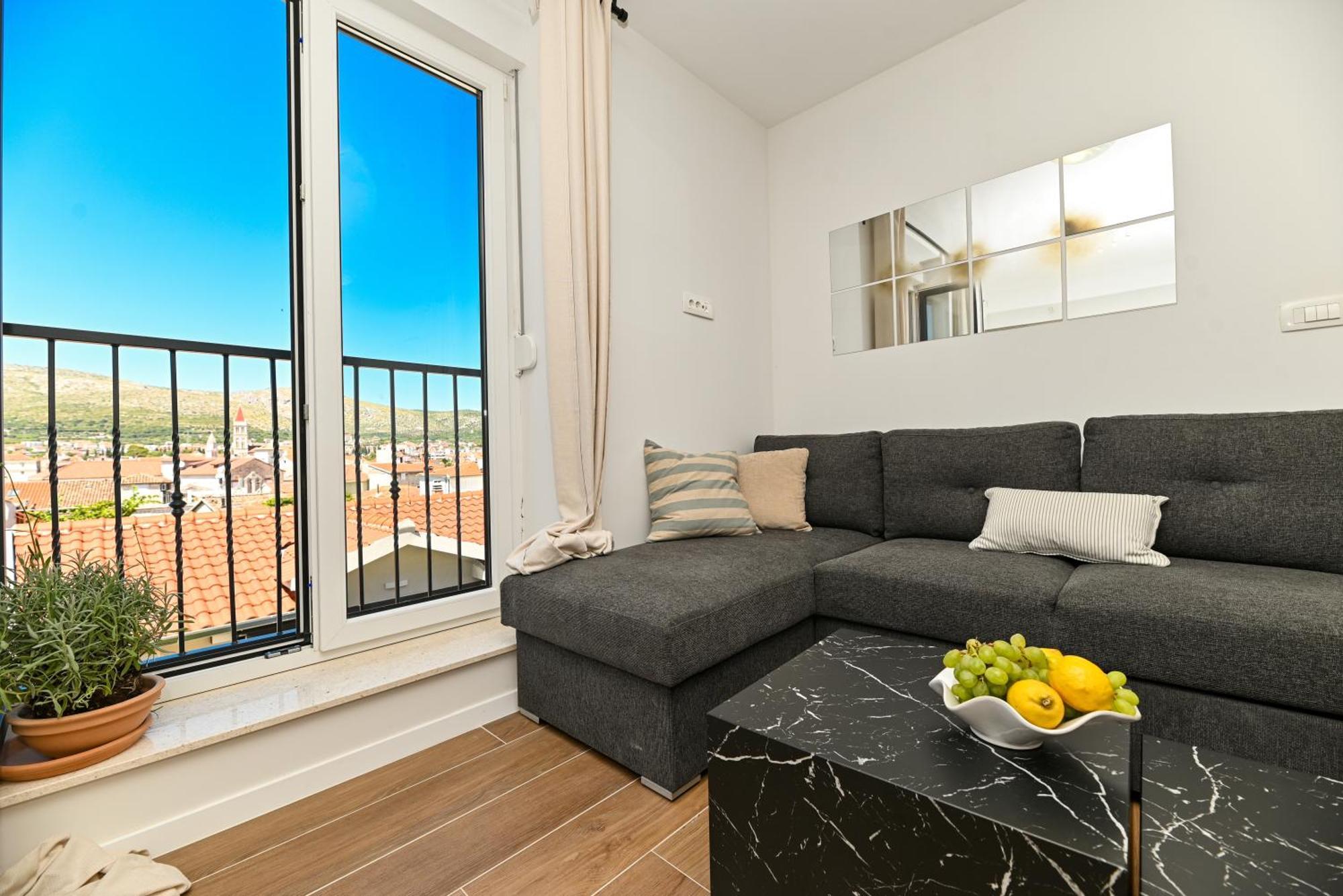 Downtown Apartments Maar Trogir Bagian luar foto