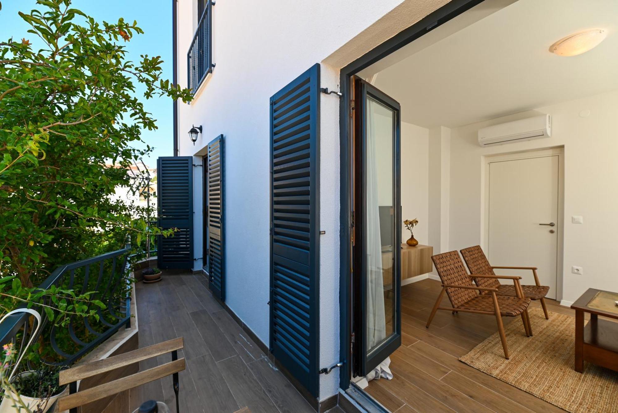 Downtown Apartments Maar Trogir Bagian luar foto