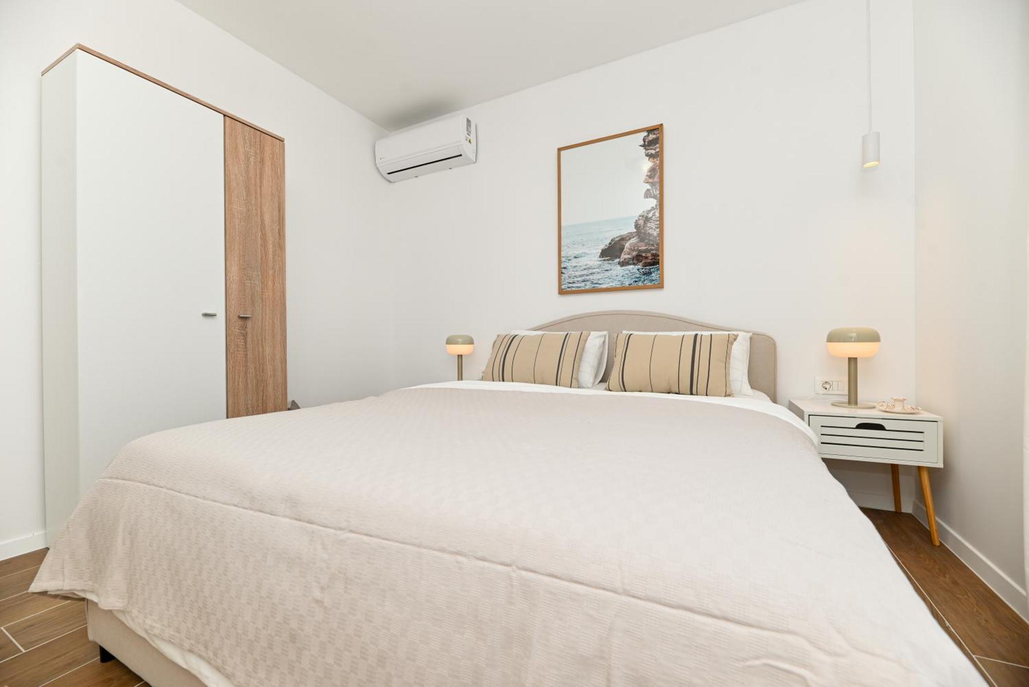 Downtown Apartments Maar Trogir Bagian luar foto