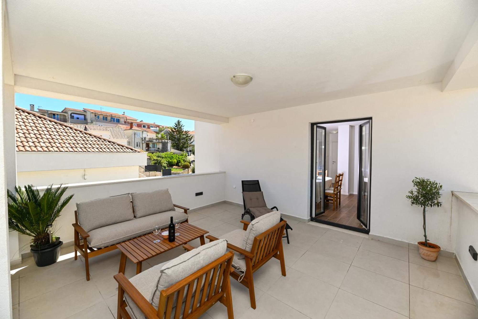 Downtown Apartments Maar Trogir Bagian luar foto