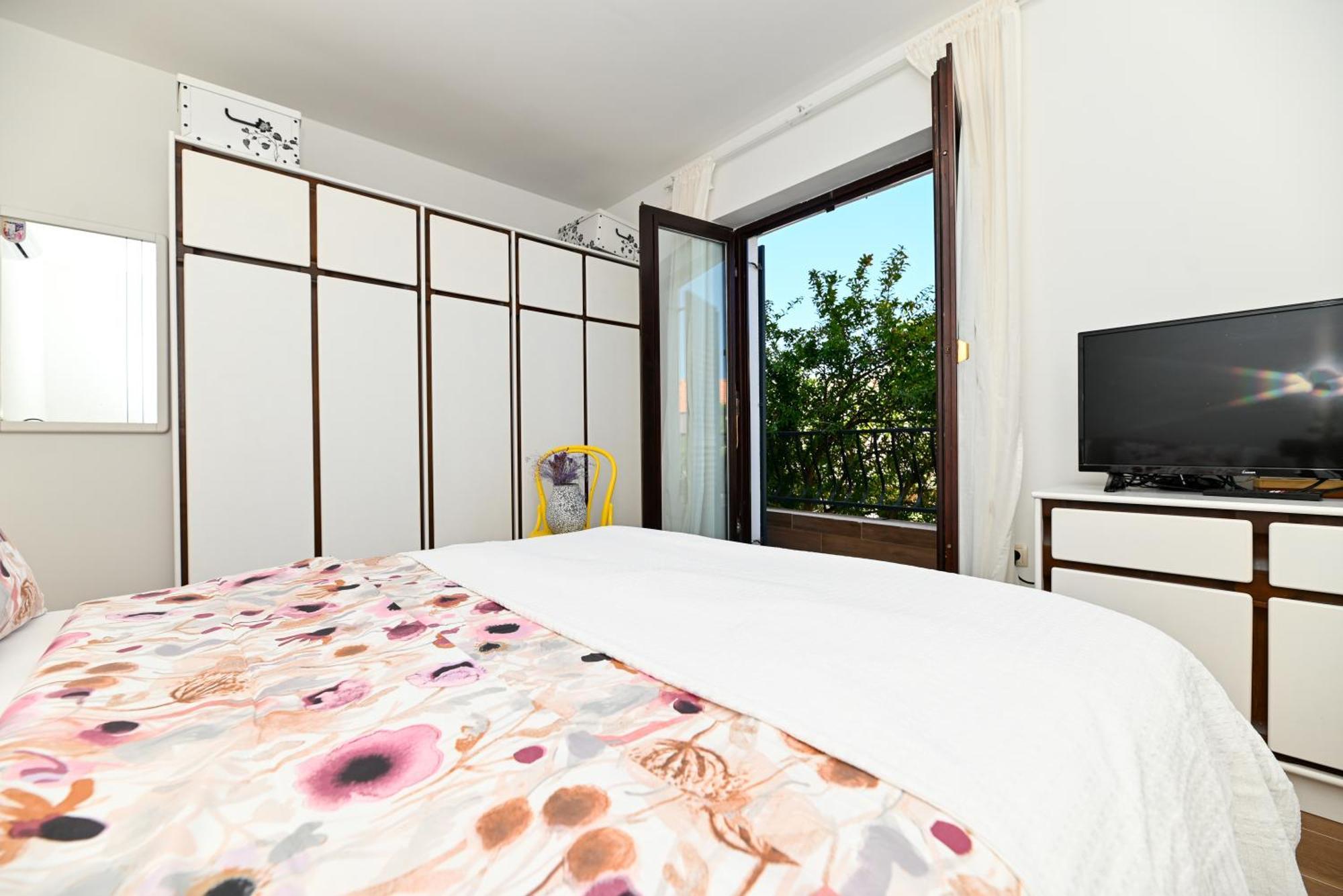 Downtown Apartments Maar Trogir Bagian luar foto
