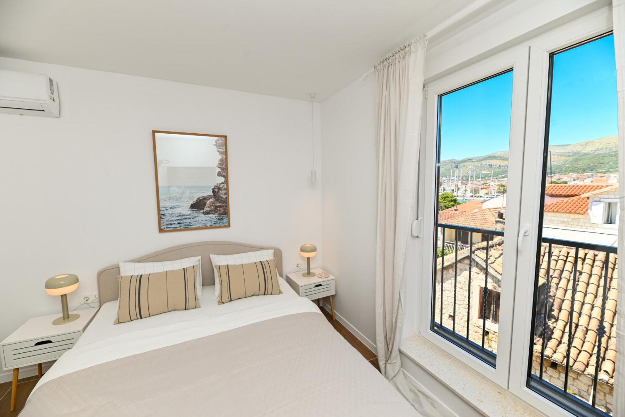 Downtown Apartments Maar Trogir Bagian luar foto