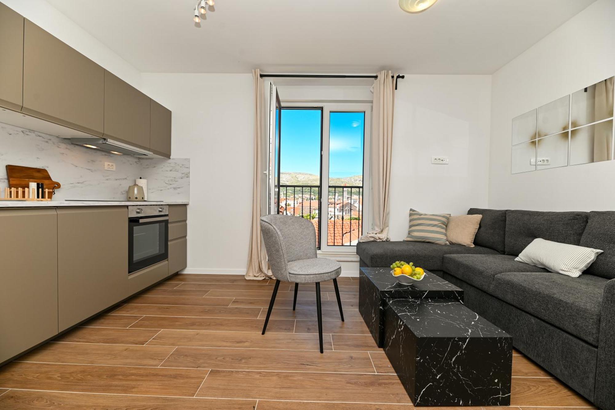 Downtown Apartments Maar Trogir Bagian luar foto