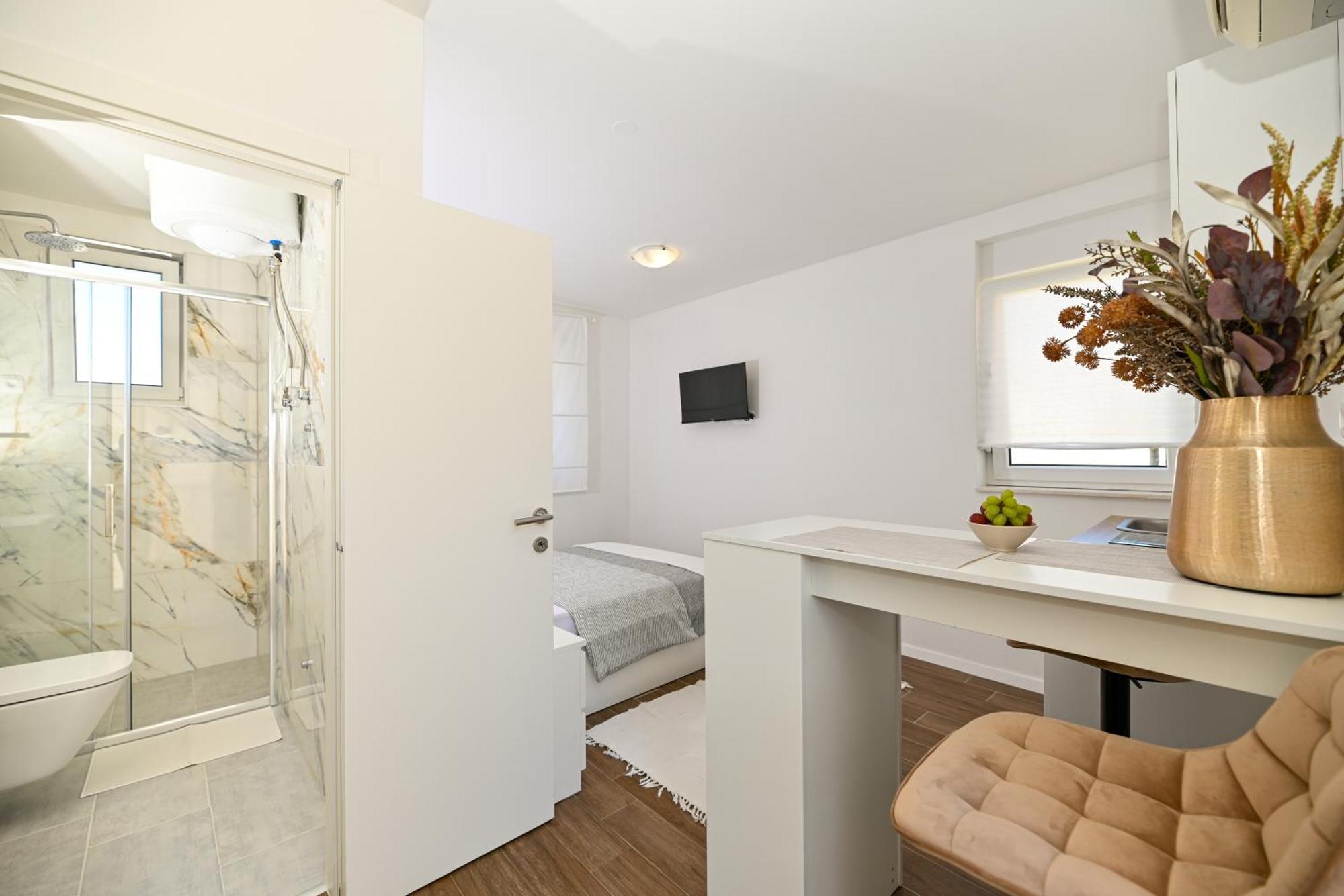 Downtown Apartments Maar Trogir Bagian luar foto