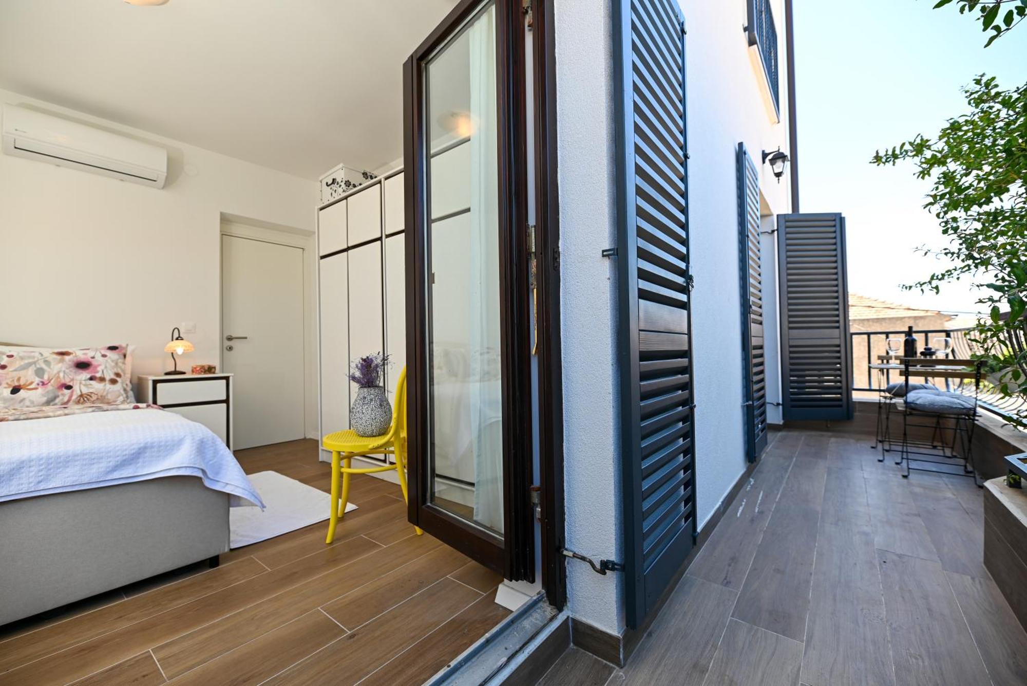 Downtown Apartments Maar Trogir Bagian luar foto