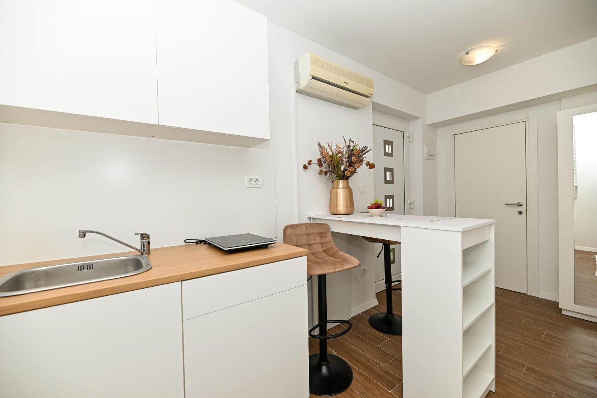 Downtown Apartments Maar Trogir Bagian luar foto